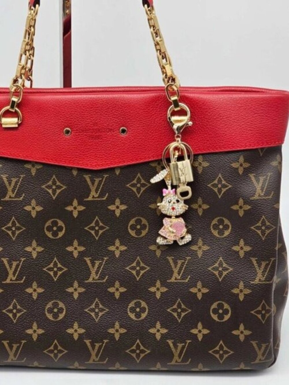 Authentic Louis Vuitton Gold Lock & Key ✨ Unbranded Bunny Bag Charm Keychain - Picture 3 of 7